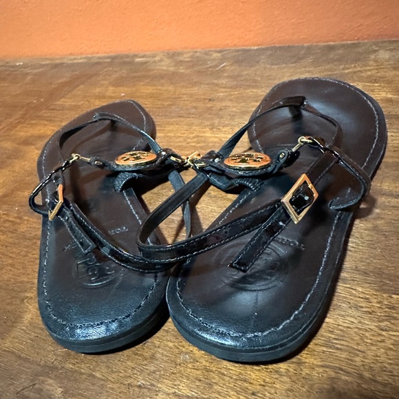 Tory Burch Ali Thong Sandal, Black patent leather, Women’s size 8.5M - Picture 8 of 8